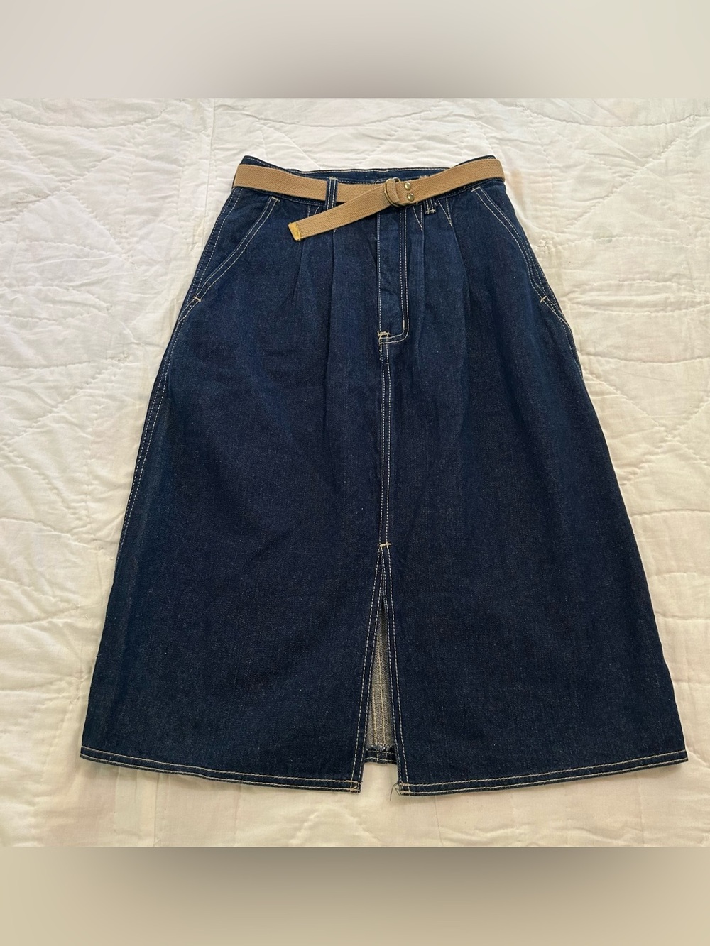 VTG 90s denim midi skirt pleated with belt, dark wash, Size 6/8 (tagged 9/10)